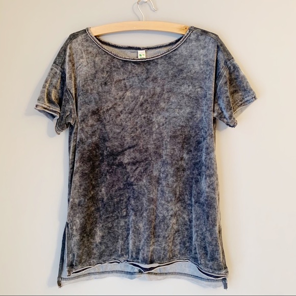 GreenTea Tops - Green Tea velour short sleeve top grey side slit M